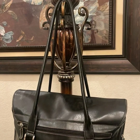 Buxton please check all picture of condition - Picture 7 of 17